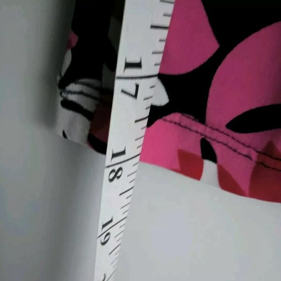 Bay Studio Plus 1x Pink & Black Floral Blouse V-Neck 20/22W - Picture 8 of 9